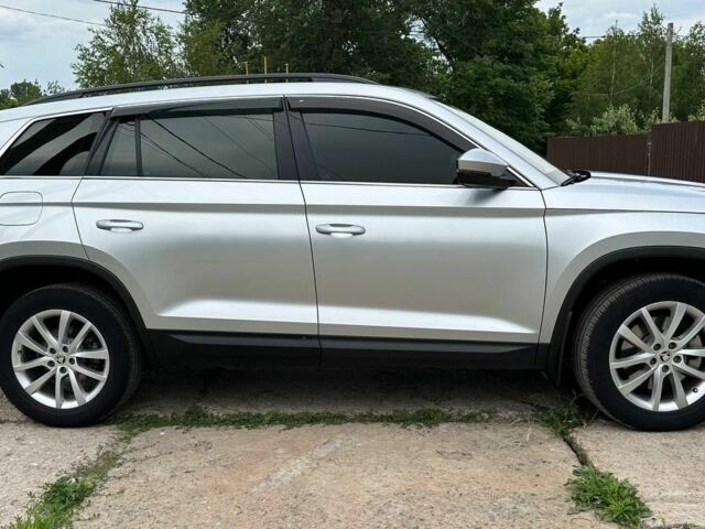 Серый Шкода Kodiaq, объемом двигателя 0 л и пробегом 33 тыс. км за 34000 $, фото 3 на Automoto.ua
