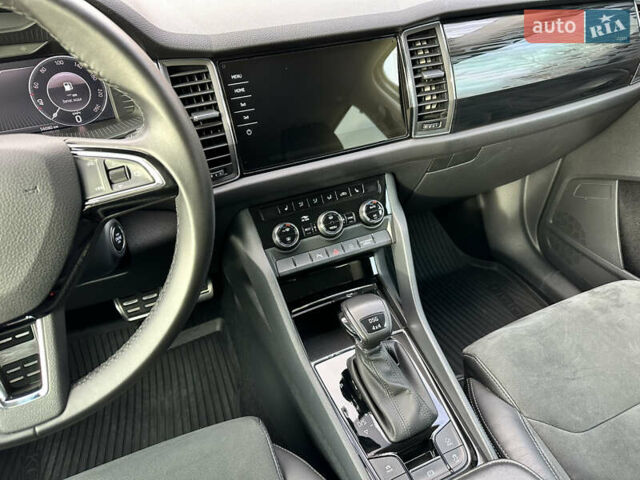 Серый Шкода Kodiaq, объемом двигателя 2 л и пробегом 69 тыс. км за 33500 $, фото 17 на Automoto.ua