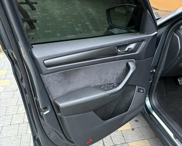 Сірий Шкода Kodiaq, об'ємом двигуна 1.97 л та пробігом 150 тис. км за 35350 $, фото 11 на Automoto.ua