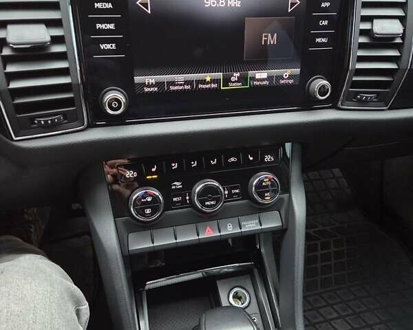 Сірий Шкода Kodiaq, об'ємом двигуна 1.98 л та пробігом 100 тис. км за 23000 $, фото 8 на Automoto.ua