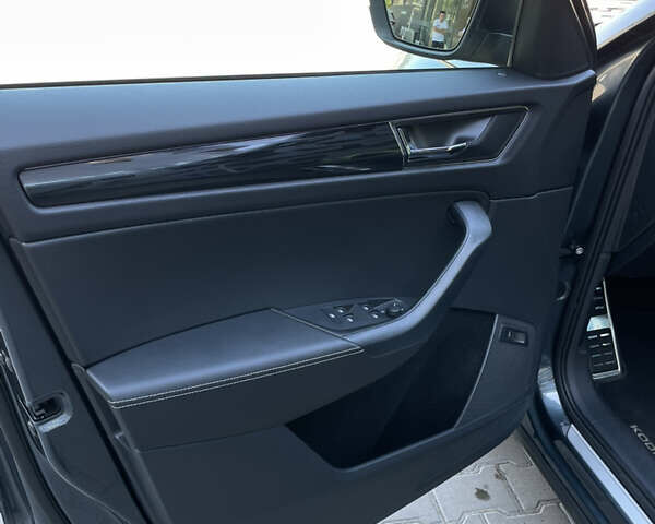 Серый Шкода Kodiaq, объемом двигателя 1.97 л и пробегом 222 тыс. км за 28000 $, фото 10 на Automoto.ua