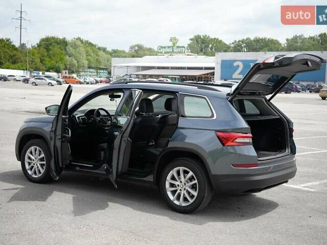 Серый Шкода Kodiaq, объемом двигателя 1.98 л и пробегом 58 тыс. км за 30500 $, фото 16 на Automoto.ua