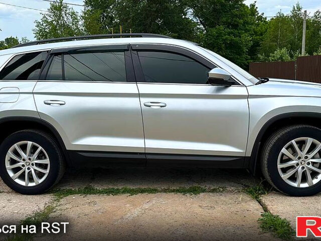 Серый Шкода Kodiaq, объемом двигателя 2 л и пробегом 33 тыс. км за 34000 $, фото 2 на Automoto.ua