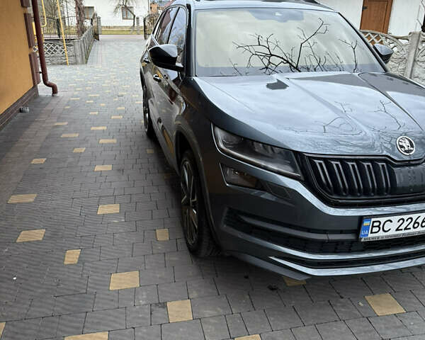 Сірий Шкода Kodiaq, об'ємом двигуна 1.97 л та пробігом 150 тис. км за 35350 $, фото 3 на Automoto.ua
