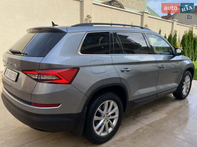 Серый Шкода Kodiaq, объемом двигателя 1.98 л и пробегом 209 тыс. км за 25200 $, фото 7 на Automoto.ua