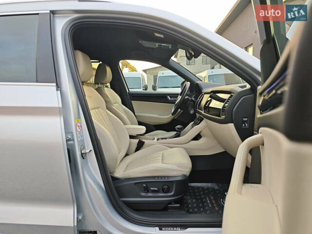 Шкода Kodiaq 2020 в Луцке на Automoto.ua Серый Шкода Kodiaq, объемом двигателя 2 л и пробегом 222 тыс. км за 31191 $, фото 72 на Automoto.ua