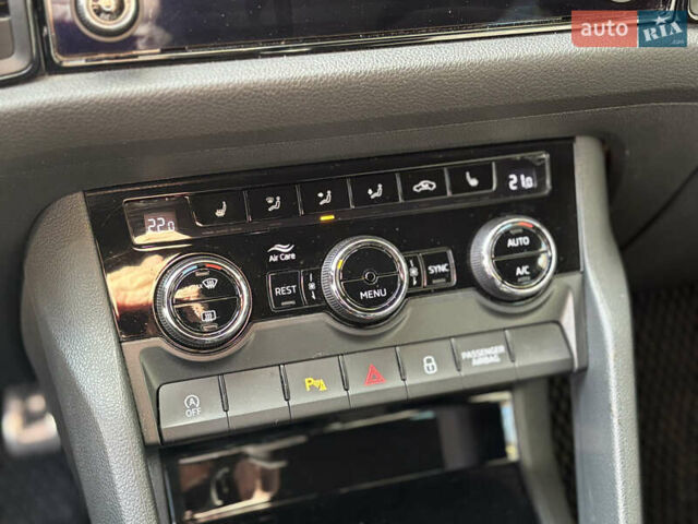 Шкода Kodiaq 2020 у Києві на Automoto.ua Сірий Шкода Kodiaq, об'ємом двигуна 2 л та пробігом 255 тис. км за 25999 $, фото 12 на Automoto.ua