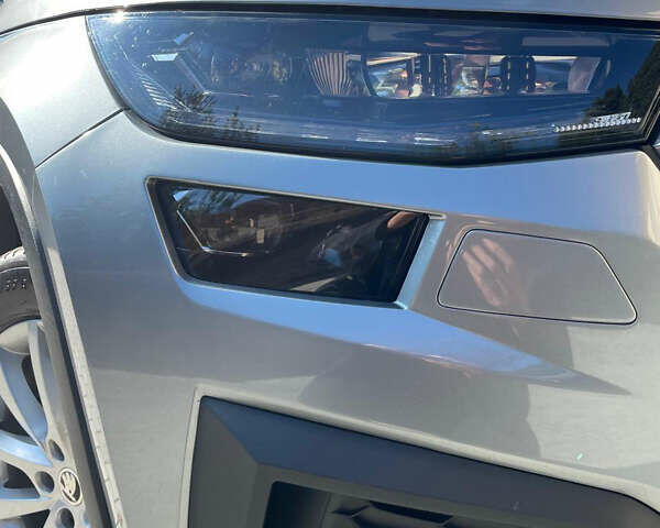 Серый Шкода Kodiaq, объемом двигателя 1.97 л и пробегом 96 тыс. км за 32800 $, фото 4 на Automoto.ua
