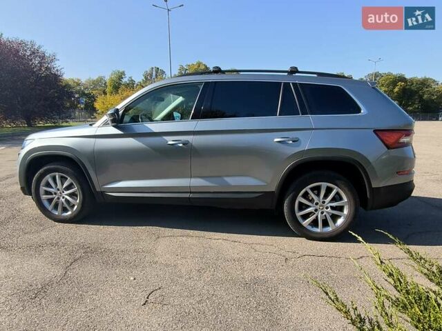 Серый Шкода Kodiaq, объемом двигателя 1.98 л и пробегом 112 тыс. км за 30787 $, фото 5 на Automoto.ua