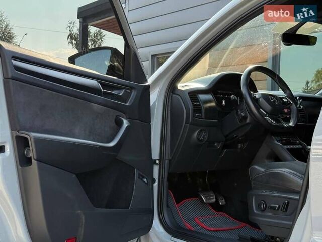 Сірий Шкода Kodiaq, об'ємом двигуна 1.98 л та пробігом 92 тис. км за 35300 $, фото 16 на Automoto.ua
