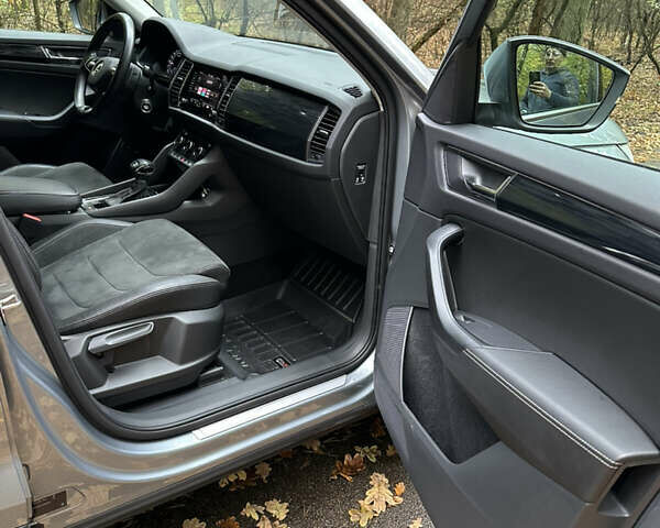 Серый Шкода Kodiaq, объемом двигателя 1.97 л и пробегом 82 тыс. км за 35250 $, фото 12 на Automoto.ua
