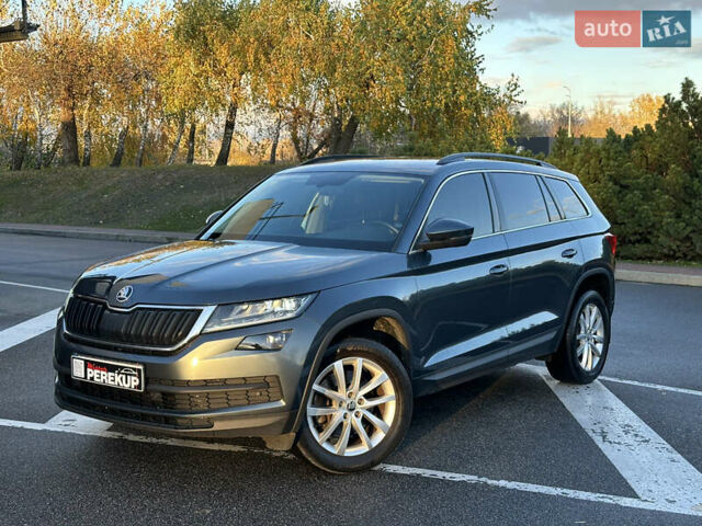 Шкода Kodiaq 2021 в Киеве на Automoto.ua Серый Шкода Kodiaq, объемом двигателя 1.97 л и пробегом 248 тыс. км за 27999 $, фото 2 на Automoto.ua