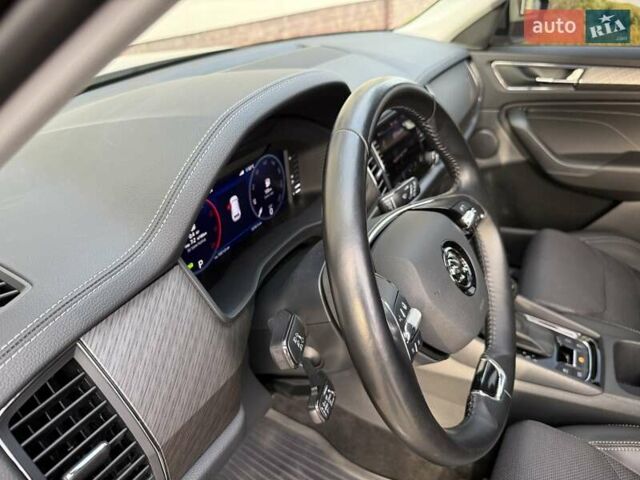 Серый Шкода Kodiaq, объемом двигателя 2 л и пробегом 107 тыс. км за 34600 $, фото 133 на Automoto.ua
