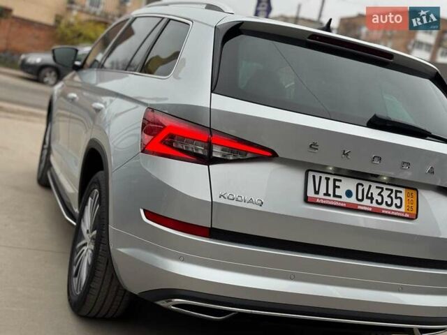 Серый Шкода Kodiaq, объемом двигателя 1.97 л и пробегом 177 тыс. км за 35999 $, фото 16 на Automoto.ua