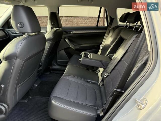 Серый Шкода Kodiaq, объемом двигателя 2 л и пробегом 107 тыс. км за 34600 $, фото 65 на Automoto.ua
