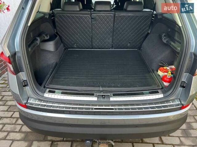 Серый Шкода Kodiaq, объемом двигателя 1.97 л и пробегом 102 тыс. км за 35000 $, фото 5 на Automoto.ua