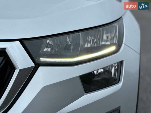 Серый Шкода Kodiaq, объемом двигателя 1.97 л и пробегом 77 тыс. км за 29999 $, фото 47 на Automoto.ua