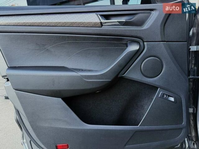 Серый Шкода Kodiaq, объемом двигателя 1.98 л и пробегом 36 тыс. км за 32999 $, фото 24 на Automoto.ua