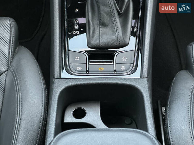 Серый Шкода Kodiaq, объемом двигателя 2 л и пробегом 181 тыс. км за 35399 $, фото 109 на Automoto.ua