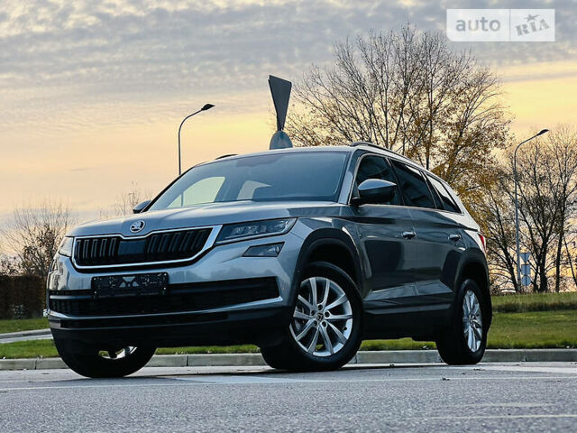 Серый Шкода Kodiaq, объемом двигателя 2 л и пробегом 6 тыс. км за 37999 $, фото 4 на Automoto.ua