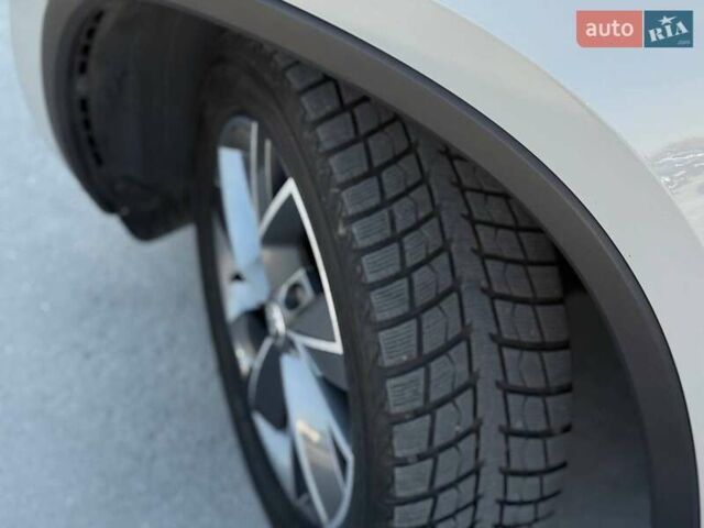 Сірий Шкода Kodiaq, об'ємом двигуна 1.98 л та пробігом 92 тис. км за 35300 $, фото 4 на Automoto.ua