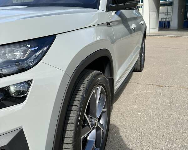 Сірий Шкода Kodiaq, об'ємом двигуна 1.98 л та пробігом 27 тис. км за 38900 $, фото 12 на Automoto.ua