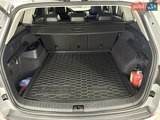 Серый Шкода Kodiaq, объемом двигателя 1.97 л и пробегом 189 тыс. км за 31000 $, фото 25 на Automoto.ua