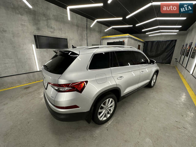 Серый Шкода Kodiaq, объемом двигателя 1.97 л и пробегом 189 тыс. км за 31000 $, фото 14 на Automoto.ua