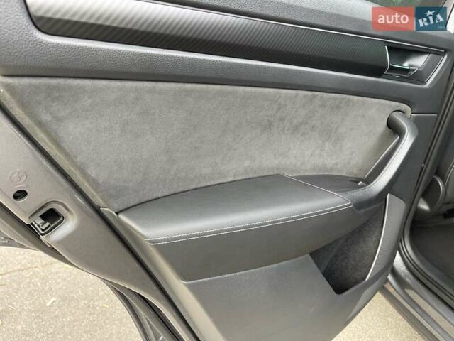 Серый Шкода Kodiaq, объемом двигателя 1.98 л и пробегом 75 тыс. км за 35700 $, фото 55 на Automoto.ua