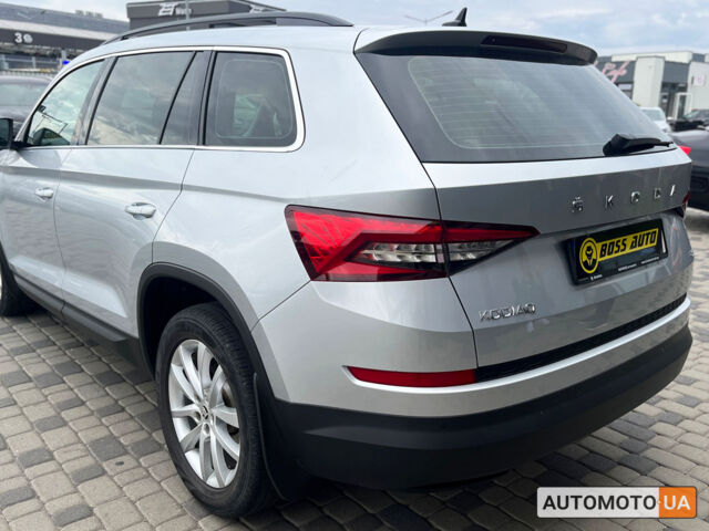 Серый Шкода Kodiaq, объемом двигателя 2 л и пробегом 64 тыс. км за 35990 $, фото 4 на Automoto.ua