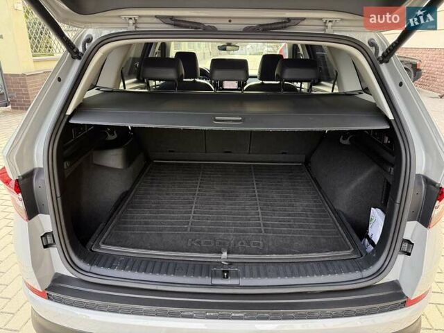 Серый Шкода Kodiaq, объемом двигателя 2 л и пробегом 107 тыс. км за 34600 $, фото 74 на Automoto.ua