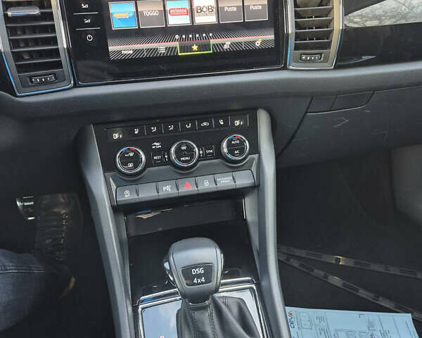 Шкода Kodiaq 2021 в Львове на Automoto.ua Серый Шкода Kodiaq, объемом двигателя 1.97 л и пробегом 103 тыс. км за 38777 $, фото 10 на Automoto.ua