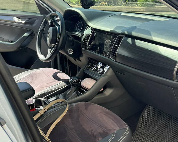 Серый Шкода Kodiaq, объемом двигателя 1.98 л и пробегом 73 тыс. км за 29900 $, фото 15 на Automoto.ua