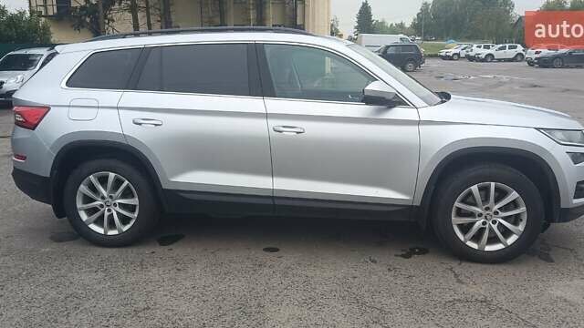 Серый Шкода Kodiaq, объемом двигателя 1.98 л и пробегом 233 тыс. км за 25000 $, фото 2 на Automoto.ua