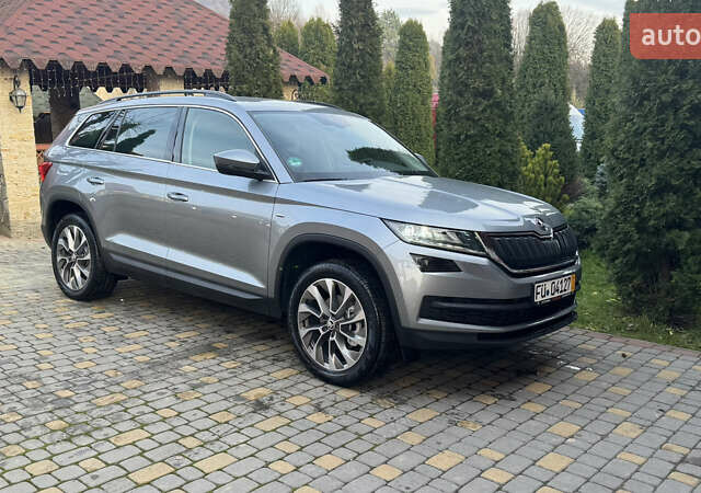 Серый Шкода Kodiaq, объемом двигателя 1.97 л и пробегом 141 тыс. км за 29999 $, фото 119 на Automoto.ua