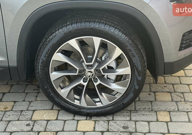Серый Шкода Kodiaq, объемом двигателя 1.97 л и пробегом 141 тыс. км за 29999 $, фото 13 на Automoto.ua