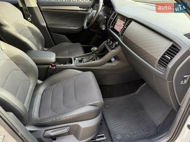 Серый Шкода Kodiaq, объемом двигателя 2 л и пробегом 107 тыс. км за 34600 $, фото 86 на Automoto.ua