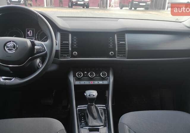 Серый Шкода Kodiaq, объемом двигателя 2 л и пробегом 19 тыс. км за 33200 $, фото 9 на Automoto.ua