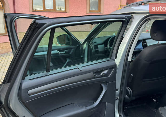 Серый Шкода Kodiaq, объемом двигателя 1.97 л и пробегом 141 тыс. км за 29999 $, фото 41 на Automoto.ua