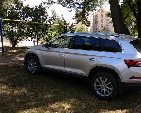 Серый Шкода Kodiaq, объемом двигателя 1.97 л и пробегом 68 тыс. км за 36500 $, фото 3 на Automoto.ua