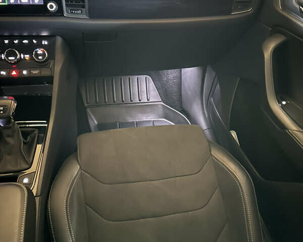 Серый Шкода Kodiaq, объемом двигателя 1.97 л и пробегом 82 тыс. км за 35250 $, фото 34 на Automoto.ua