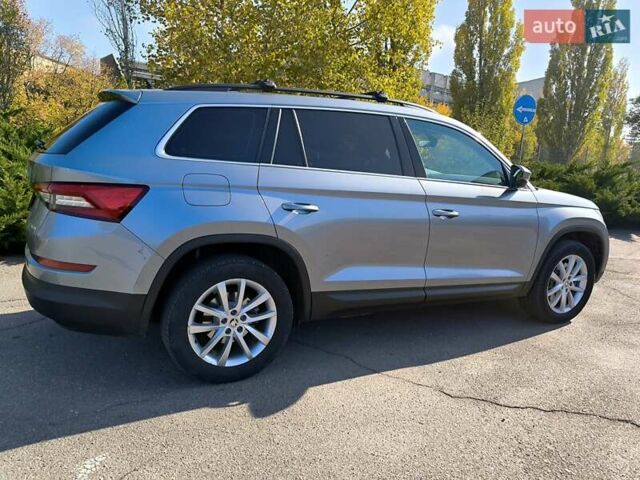 Серый Шкода Kodiaq, объемом двигателя 1.98 л и пробегом 112 тыс. км за 30787 $, фото 2 на Automoto.ua