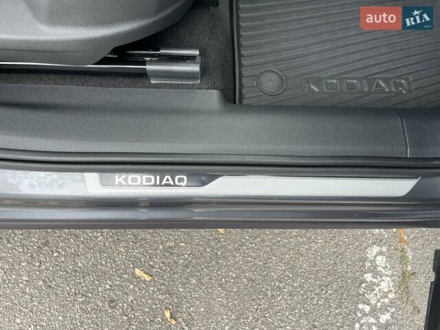 Серый Шкода Kodiaq, объемом двигателя 1.98 л и пробегом 74 тыс. км за 36000 $, фото 77 на Automoto.ua