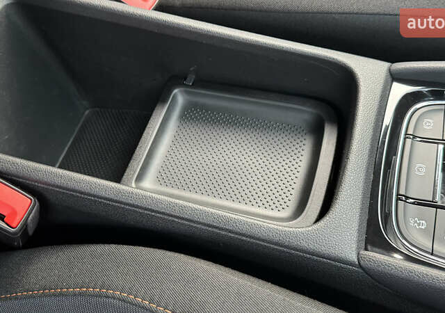 Серый Шкода Kodiaq, объемом двигателя 1.97 л и пробегом 141 тыс. км за 29999 $, фото 151 на Automoto.ua