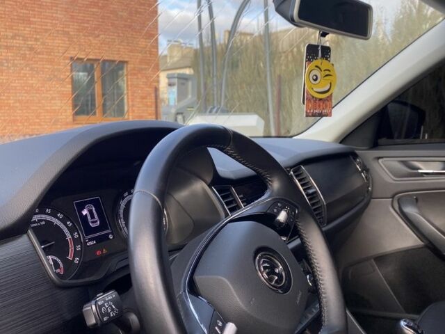 Серый Шкода Kodiaq, объемом двигателя 2 л и пробегом 50 тыс. км за 28000 $, фото 3 на Automoto.ua