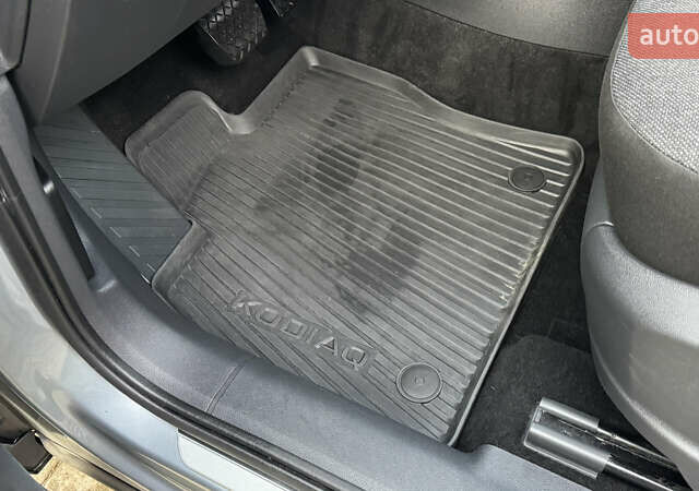 Серый Шкода Kodiaq, объемом двигателя 1.97 л и пробегом 141 тыс. км за 29999 $, фото 39 на Automoto.ua