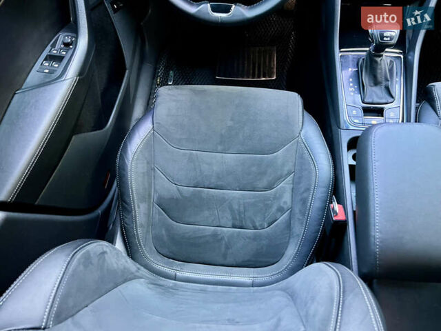 Сірий Шкода Kodiaq, об'ємом двигуна 1.97 л та пробігом 241 тис. км за 27300 $, фото 32 на Automoto.ua