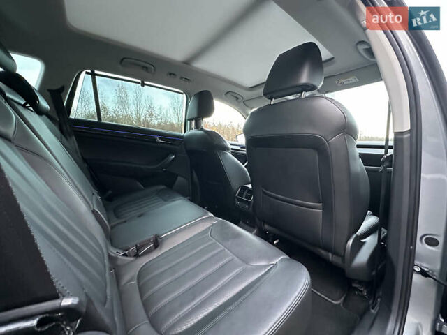 Серый Шкода Kodiaq, объемом двигателя 2 л и пробегом 181 тыс. км за 35399 $, фото 90 на Automoto.ua