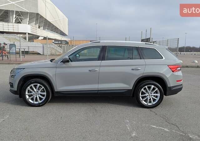 Серый Шкода Kodiaq, объемом двигателя 1.98 л и пробегом 110 тыс. км за 30000 $, фото 1 на Automoto.ua