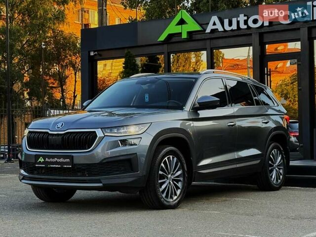 Серый Шкода Kodiaq, объемом двигателя 1.98 л и пробегом 36 тыс. км за 32999 $, фото 2 на Automoto.ua